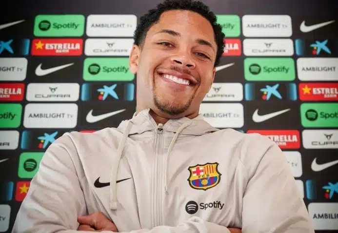 Vitor Roque Reacts After Becoming Latest FC Barcelona Player